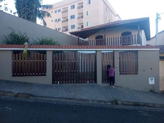 Casa com 4 quartos à venda no Jardim das Azaléias, Poços de Caldas , 237 m2 por R$ 850.000