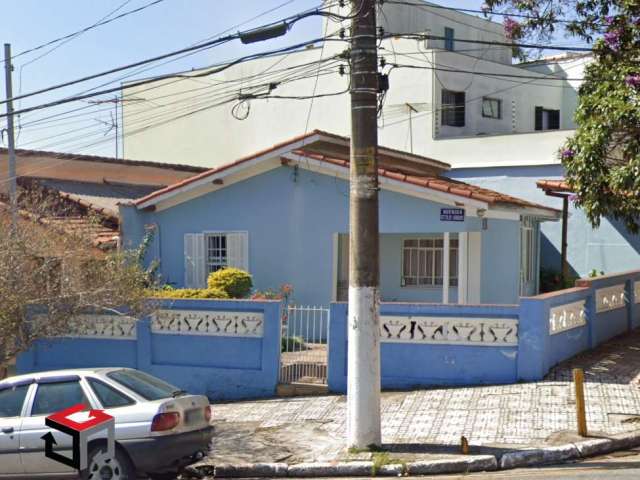 Terreno com casa com 172 m² localizado no Bairro Baeta Neves em São Bernardo do Campo/SP.