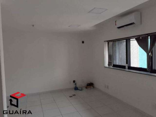 Salas com 124 m² localizadas no Bairro Indianópolis em São Paulo.