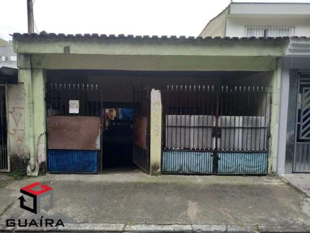 Casa com 189m² total localizada na Vila Linda em Santo André.