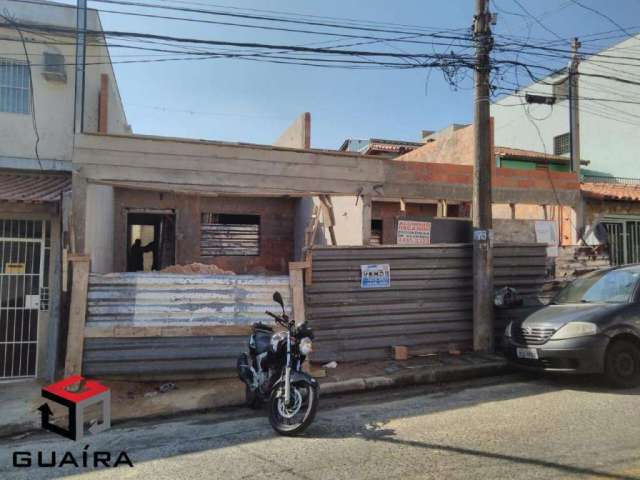 Casa à venda 3 quartos 1 suíte 2 vagas no Bairro Utinga - Santo André - SP