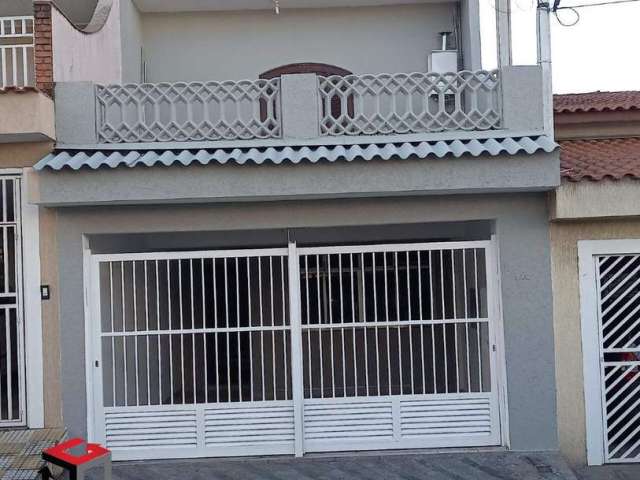 Sobrado com 250m² localizado no Bairro Rudge Ramos em SBC - SP.