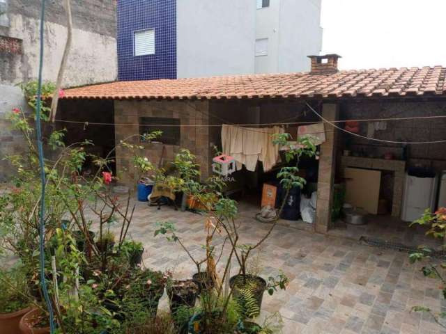 Sobrado com 250m² localizado no Bairro Canhema em Diadema - SP.