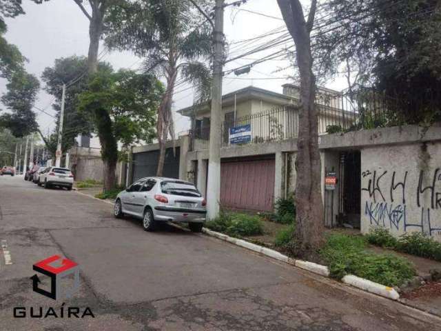 Sobrado Residencial com 4 Dormitórios em Indianópolis com 364m²