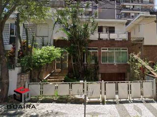 Casa 3 Dormitórios com 270m² localizada no Jardim Vera Cruz em São Paulo - SP.