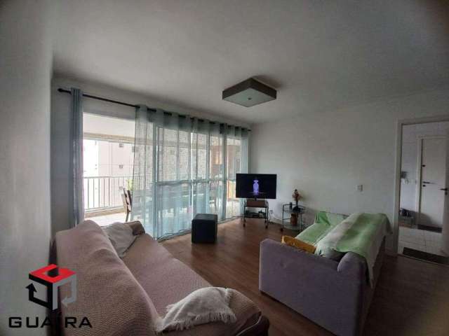 Apartamento Vila Gumercindo, 137 m², Varanda Gourmet, 4 dormitórios e 2 suítes, sala ampla, cozinha, despensa e lavanderia. São 2 vagas cobertas.