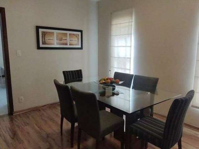 Sobrado 129 m², 3 dormitórios, 1 suíte, sala de jantar e estar, cozinha ampla, lavanderia, 2 vagas garagem. Edícula com consultório.