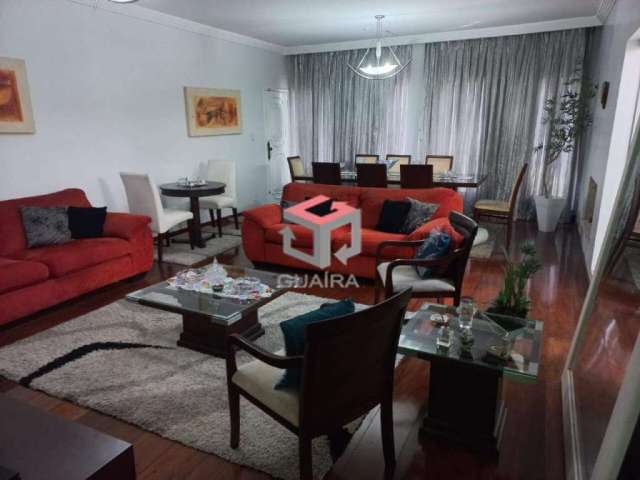 Casa com 338m² localizada na Vila Bastos em Santo André - SP.