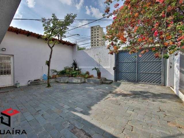 Casa com terreno de 640 m², localizada no Bosque da Saúde- São Paulo- SP.