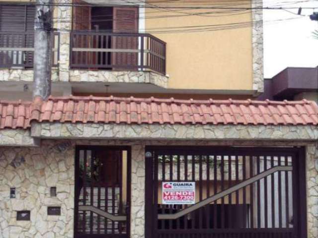 Sobrado com 360m² localizado no Bairro Santa Terezinha em São Bernardo do Campo/SP.