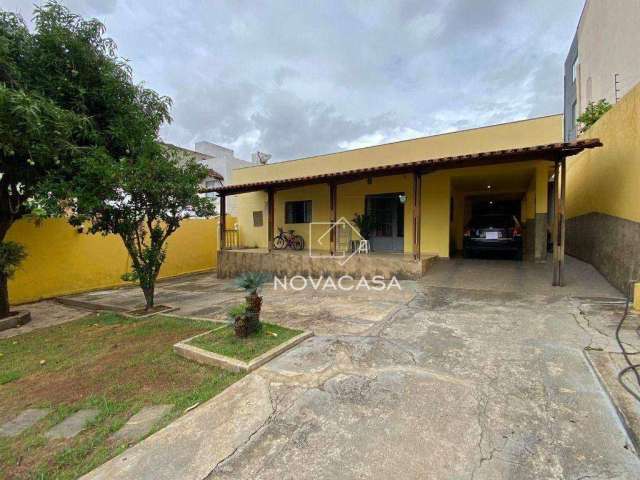 Casa linear com 3 dormitórios à venda, 201 m² por R$ 790.000 - Mantiqueira - Belo Horizonte/MG