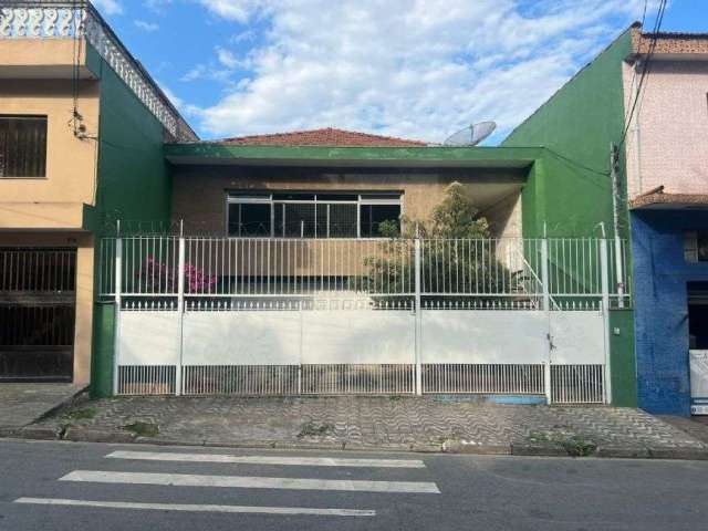 Ampla Casa Assobradada no Centro de Diadema para Fins Comercias ou Residencial