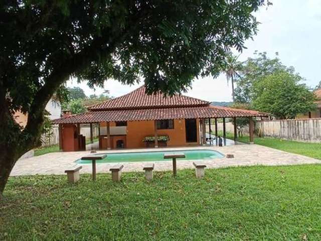 Casa para Venda em Guapimirim, Iconha, 4 dormitórios, 1 suíte, 3 banheiros, 4 vagas