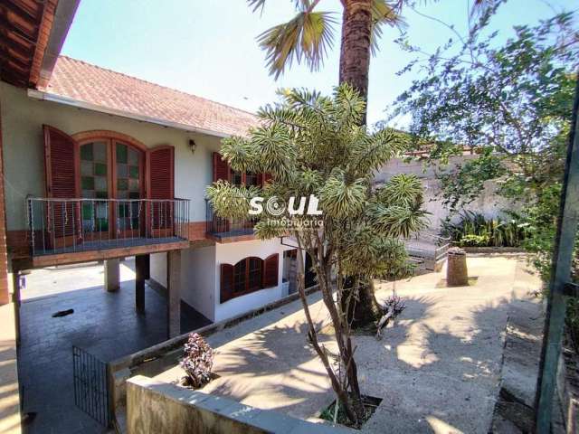 Casa para Venda em Teresópolis, São Pedro, 4 dormitórios, 3 suítes, 2 banheiros, 2 vagas