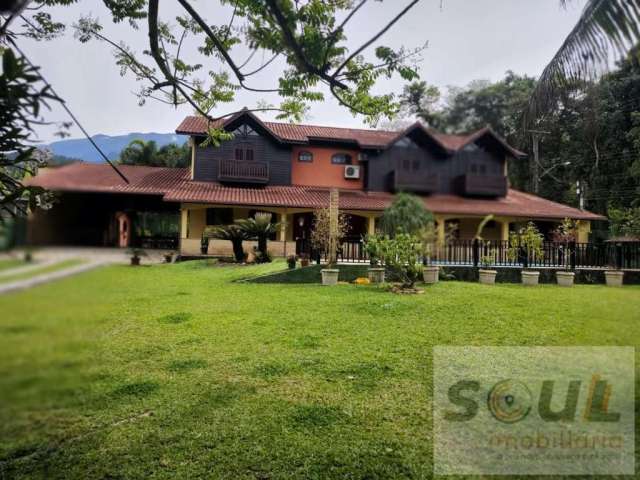 Casa para Locação em Guapimirim, Cantagalo, 7 dormitórios, 2 suítes, 4 banheiros, 4 vagas