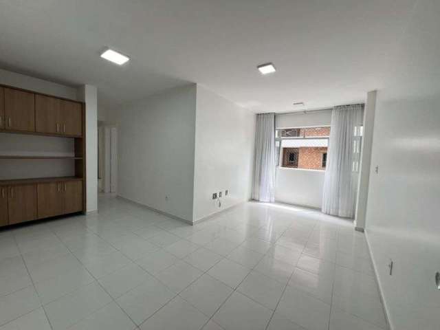 Apartamento para venda com 98 metros com 3 quartos com 1 quadra da Orla no Cabo Branco - João Pessoa