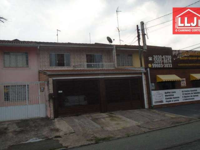 Sobrado 120 m2 - 3 dorm, 02 vagas,  edícula churras. Prox terminal  R$ 640.000 - Bairro Alto - Curitiba/PR