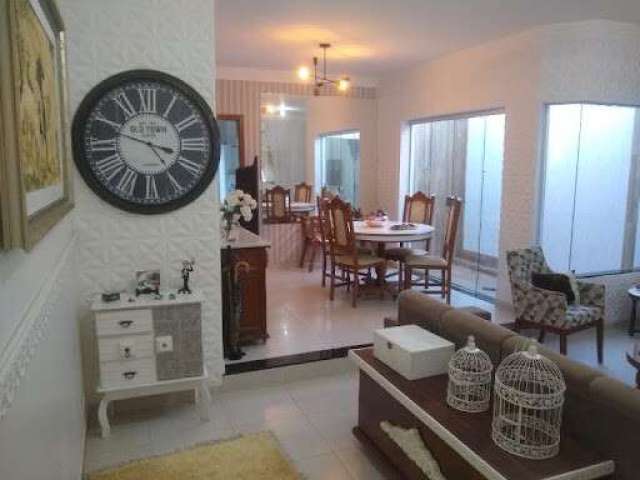 Casa com 3 dormitórios à venda, 250 m² por R$ 460.000 - Jardim Nazareth - Marília/SP