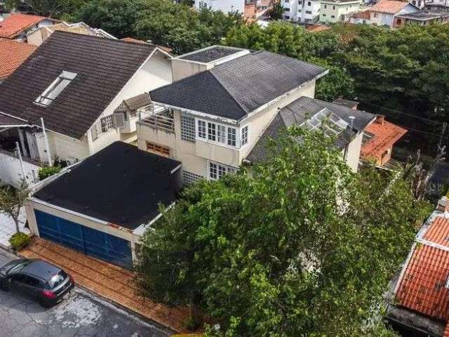 Casa Alto Padrão 4 Suítes 7 banheiros 3 Vagas de garagem 450M² R$ 1.850.000,00