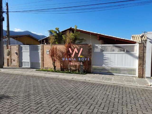 Casa com Edícula, 4 dormitórios à venda, 160m² por R$ 850.000 - Martim de Sá - Caraguatatuba/SP