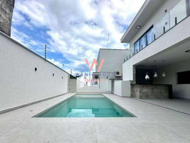 Casa de Alto Padrão com 5 dormitórios à venda, 330m² por R$3.200.000 - Massaguaçu - Caraguatatuba/SP