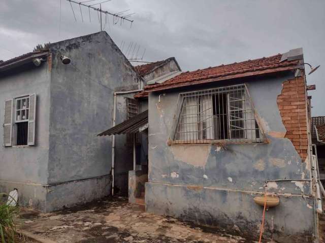 Casa no Bairro CENTRO na cidade de  Agudos;