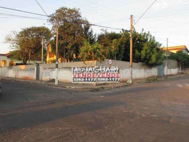 Casa no Bairro CENTRO na cidade de  Agudos;