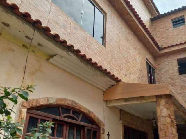 Ótima Casa duplex à venda com 3 quartos em Vila Valqueire - RJ