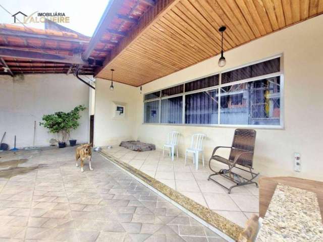 Casa à venda por R$ 850.000,00 - Vila Valqueire - Rio de Janeiro/RJ