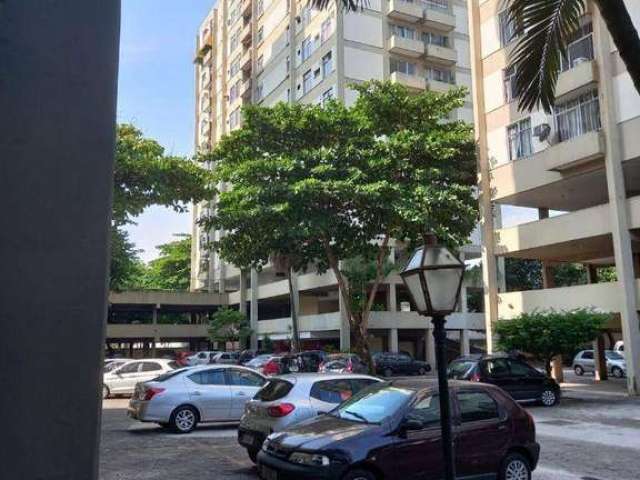 Apartamento com 2 dormitórios à venda, 72 m² por R$ 220.000 - Praça Seca - Rio de Janeiro/RJ