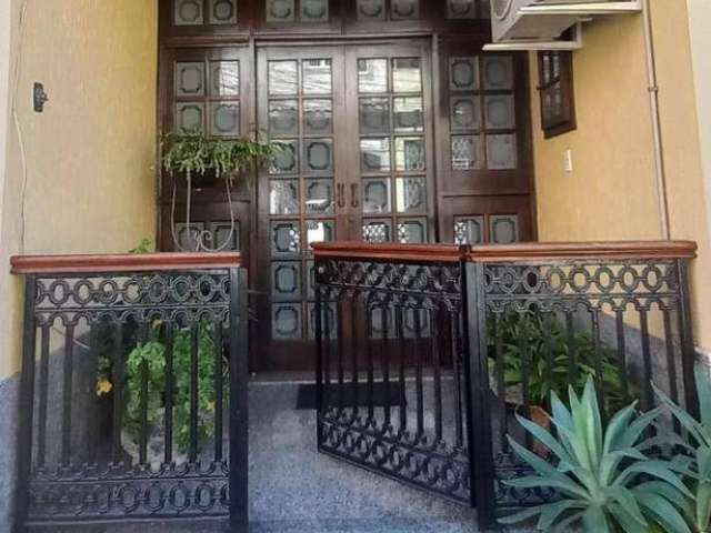 Casa com 5 dormitórios à venda, 189 m² por R$ 870.000,00 - Madureira - Rio de Janeiro/RJ