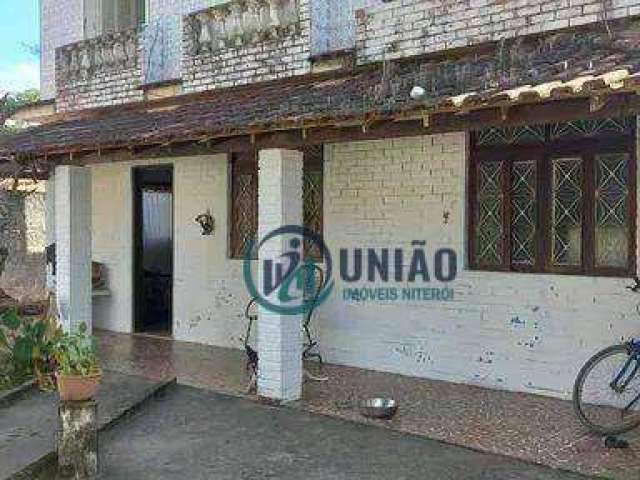 Casa com com excelente terreno e ótima localização,  3 dormitórios à venda, no Engenho do Mato!