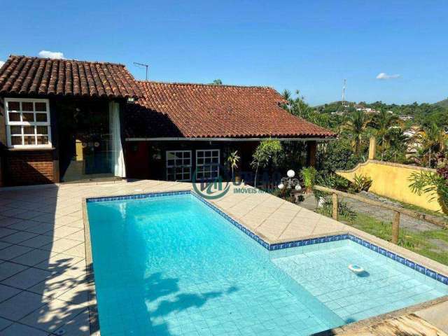 Charmosa casa em rua sem saída, com 3 dormitórios, sendo uma suíte, piscina, churrasqueira e campo de futebol, Mata Paca - Niterói/RJ