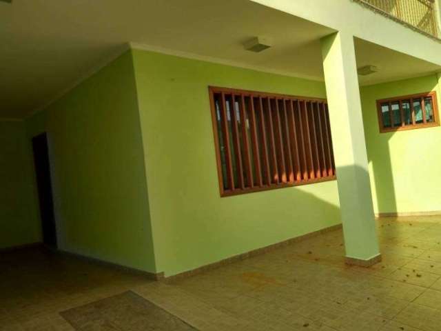 Casa Comercial ou Residêncial/ 4 dorm./ Suítes/ 3 Salas/ Ar condicionado/Edícula