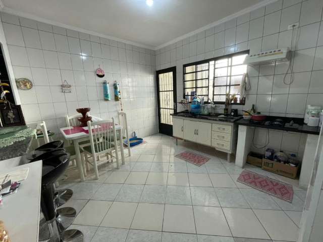 Sobrado c/ salão comercial à venda/ 2 dorm./ Ac. Comendador Oetterer