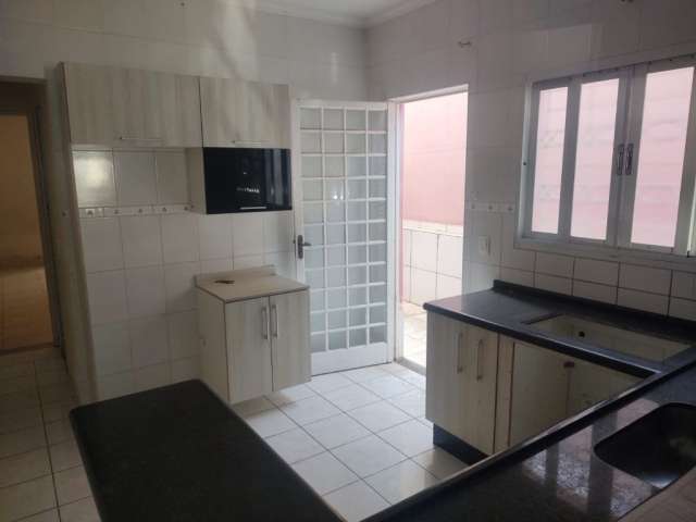 Sobrado 175 m²/ 3 Dorm/ Suíte/ Espaço Gourmet/ Pq. Laranjeiras