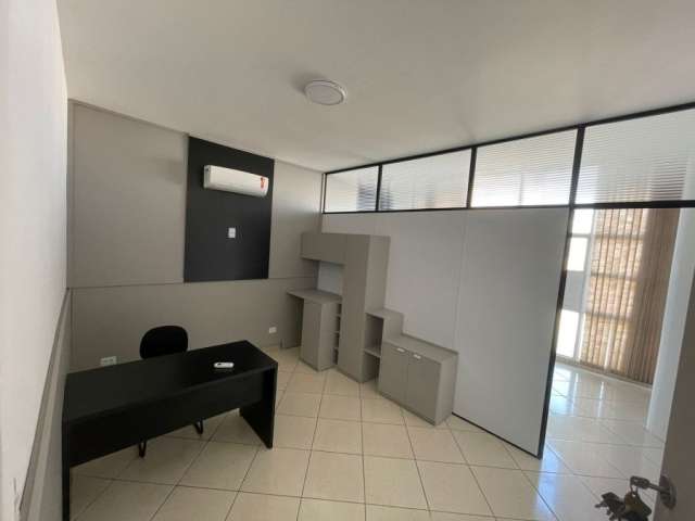 Sala comercial no Centro de Sorocaba/ 24 m²/ 3 Wc´s/ Ar-condicionado/ Elevador