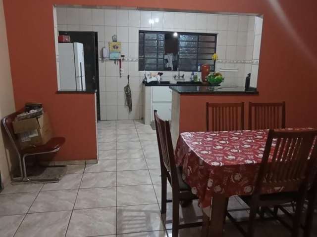 Sobrado com 243 m²/ 3 Dorm./ Suíte/ 2 Vagas/ Vl. Barão/ Ac. Av. General Carneiro