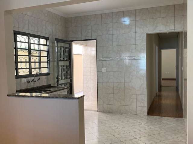 Casa à venda Jardim Morumbi/ 2 dorm./ Suíte/ Espaço gourmet/ Só 386 mil