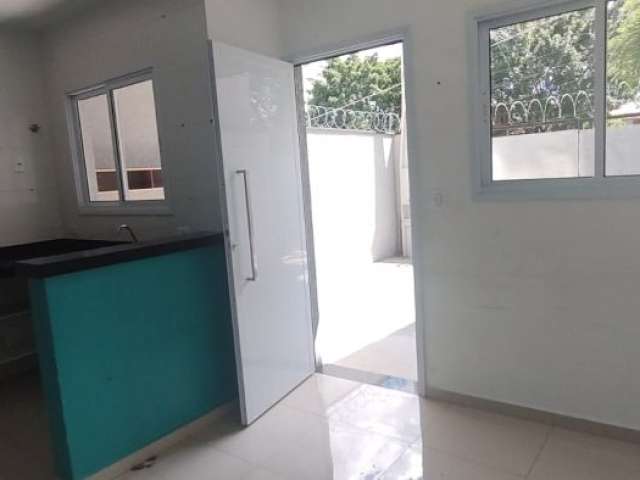 Casa Sobrado 2 dorm./ 2 wc´s/ 2 vagas/ Acesso Av. Santa Cruz/ Só 250 mil