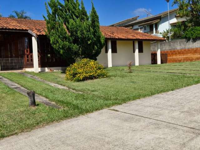 Chácara em condomínio/ 898 m²/ 3 Dorm./ Piscina/ Campo do Meio