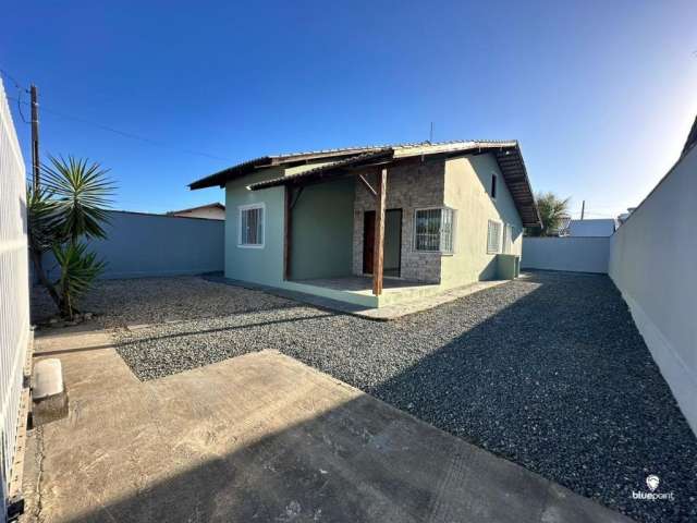 Casa Em Penha - 1 Suíte + 2 Quartos, 98m²