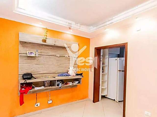 Sobrado à venda com 100m², 03 dormitórios, espaço gourmet, 01 vaga no bairro Santa Terezinha