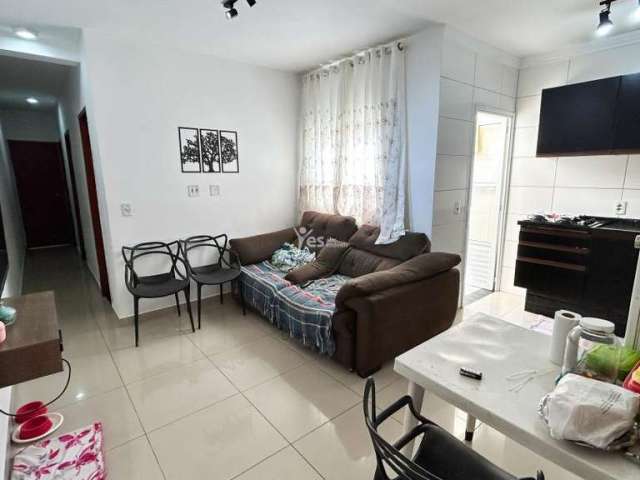 Apartamento em prédio baixo condomínio, 03 dormitórios sendo 01 suíte, quintal, 01 vaga, Parque Novo Oratório, Santo André.