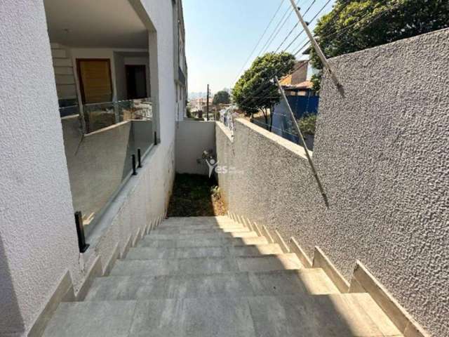 Sobrado à venda com 2 quartos sendo 1 suite na Vila Eldízia.