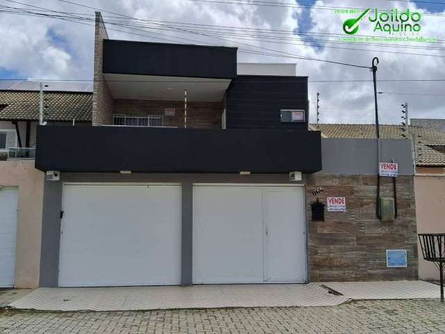 Oportunidade Única em Aracati - Casa de Alto Padrão no Bairro Farias Brito