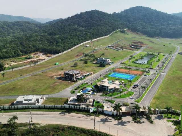 Terreno à venda com 490m² no condomínio Parque do Lago em Camboriú - Rio do Meio, Camboriú/SC