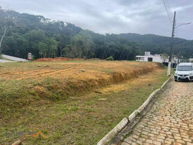 Terreno à Venda no Condomínio Haras Rio do Ouro - Ariribá - Bal. Camboriú/SC