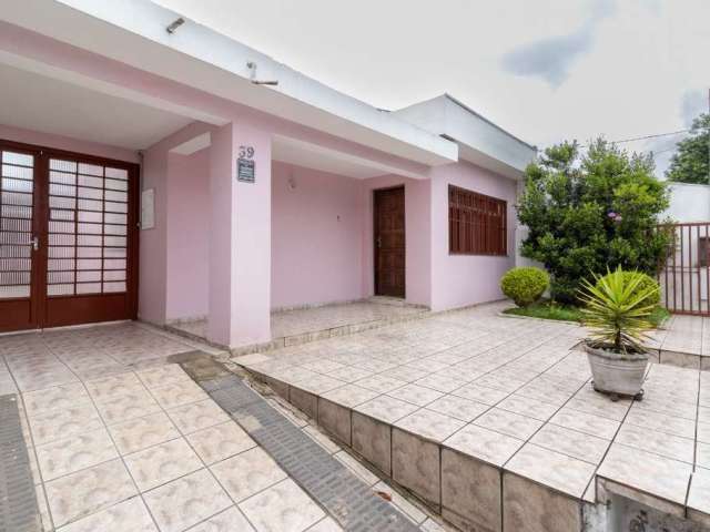 Casa tipo para venda com 3 quartos, 101m²