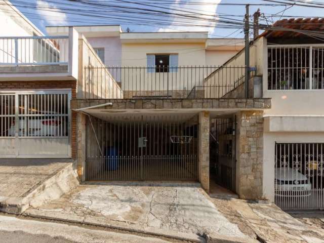 Casa tipo para venda com 3 quartos, 175m²